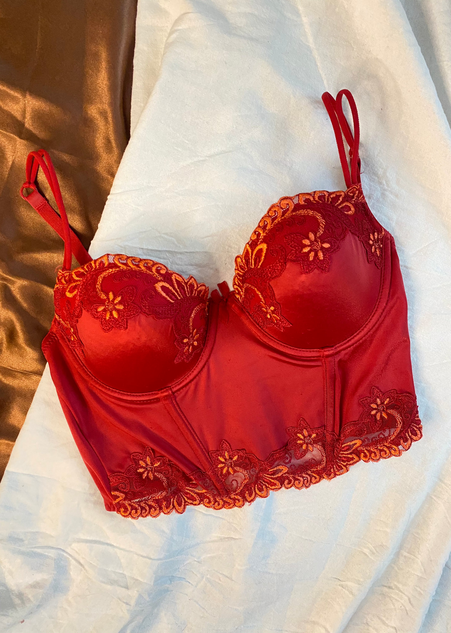 Rotes Korsett mit Spitzendetails (80B)